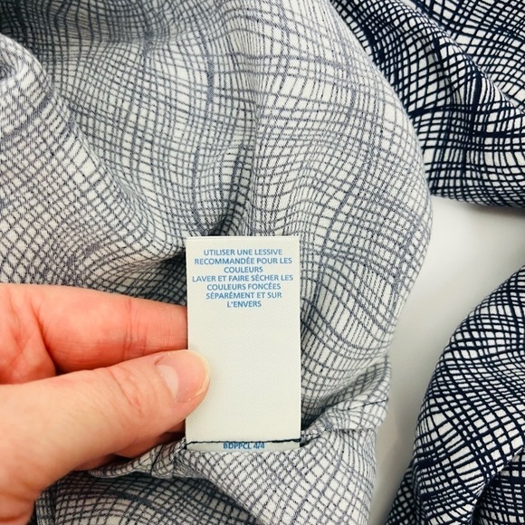 Boden Long Sleeve Navy White Sketch Print Button Down - Picture 5 of 6